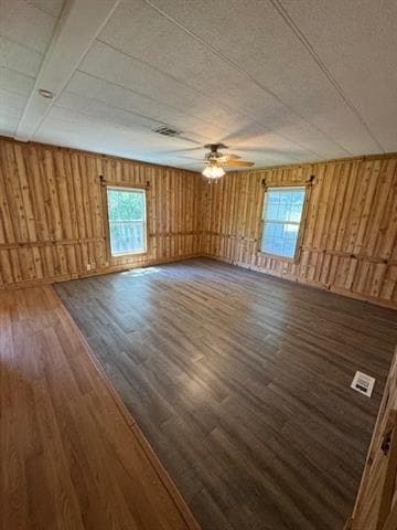 Building Photo - 425 3rd St