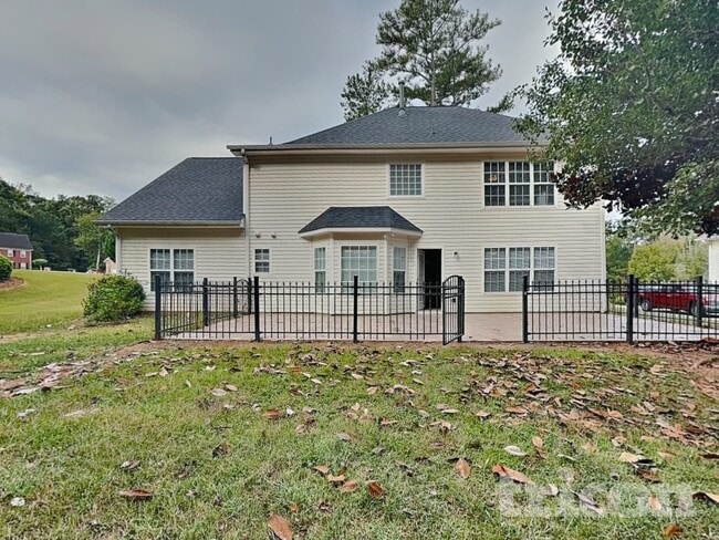 Building Photo - 9260 Carnes Estates Dr