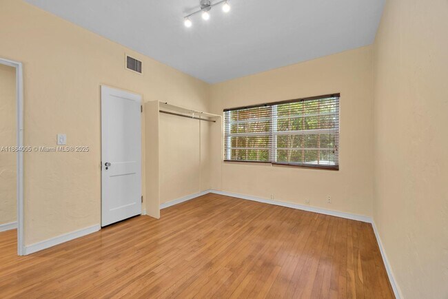 Building Photo - 46 Montilla Ave