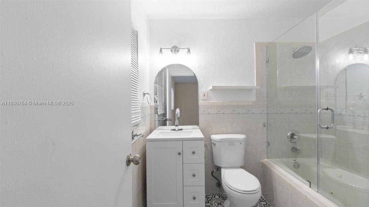 Building Photo - 7211 Shalimar St