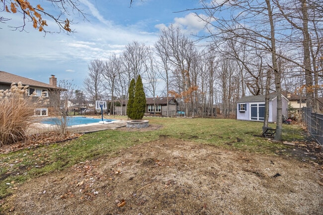 Building Photo - 641 Woods St