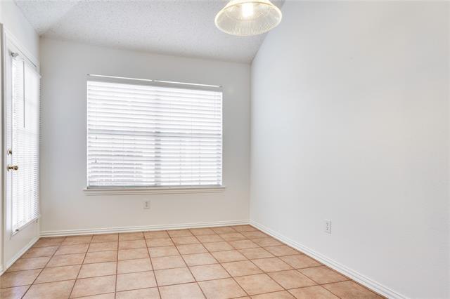 Building Photo - 8611 Ironwood Dr