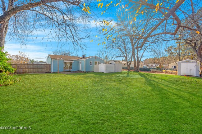 Building Photo - 251 Sprucewood Dr