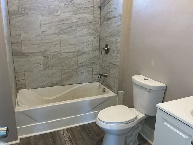 Building Photo - 4 bedroom single family home