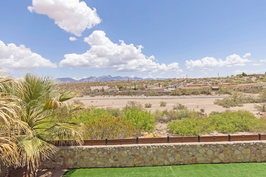 Building Photo - 3640 Ascencion Cir