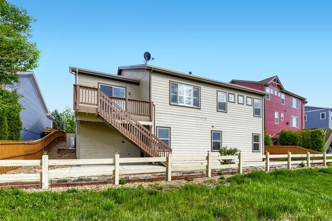 Building Photo - 15625 Carob Cir