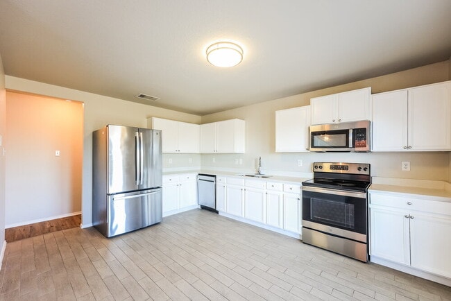 Building Photo - 6206 Kensinger Pass