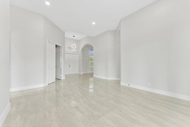 Building Photo - 20094 W Key Dr