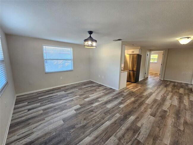 Building Photo - 4849 Camphor Ave