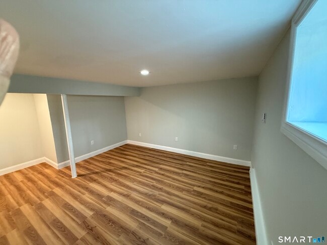 Building Photo - 10 Elmwood St