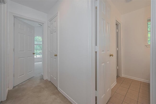 Building Photo - 4160 Greystone Way