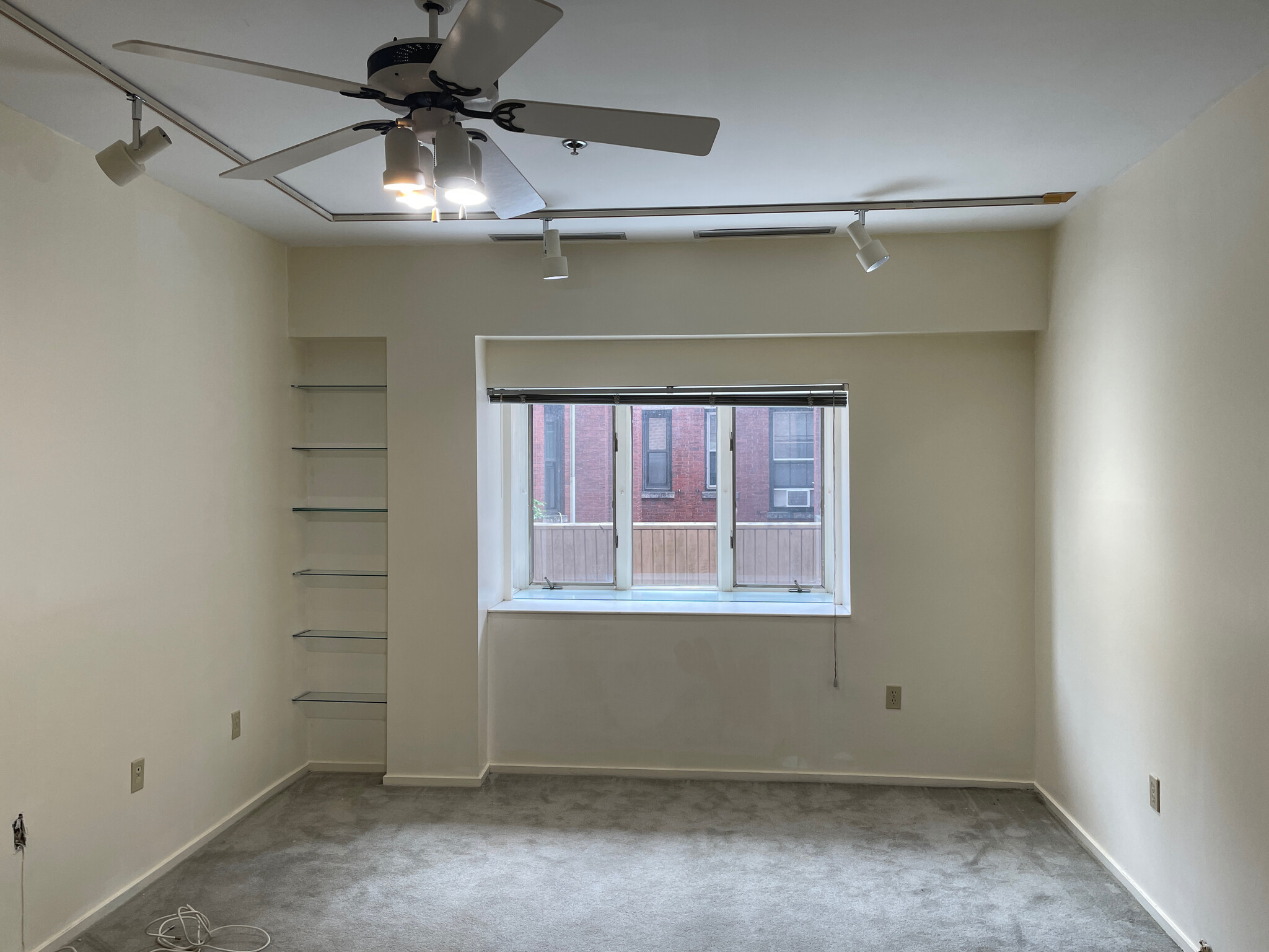 Building Photo - 1265 Beacon St
