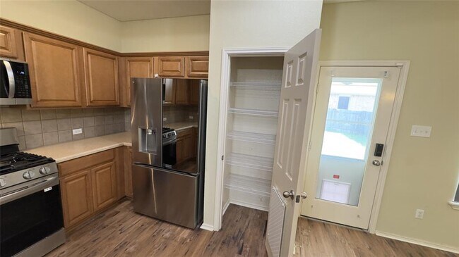 Building Photo - 700 Sweet Leaf Ln