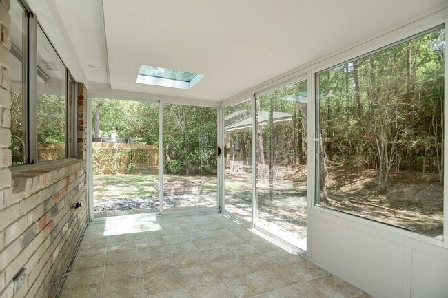 Building Photo - 179 Sandpebble Dr