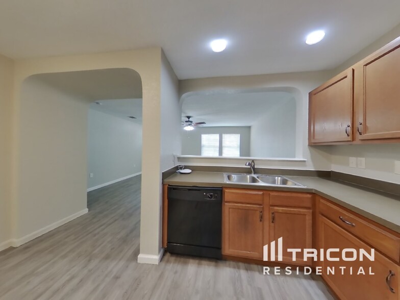 Building Photo - 6139 Plumbago Pl