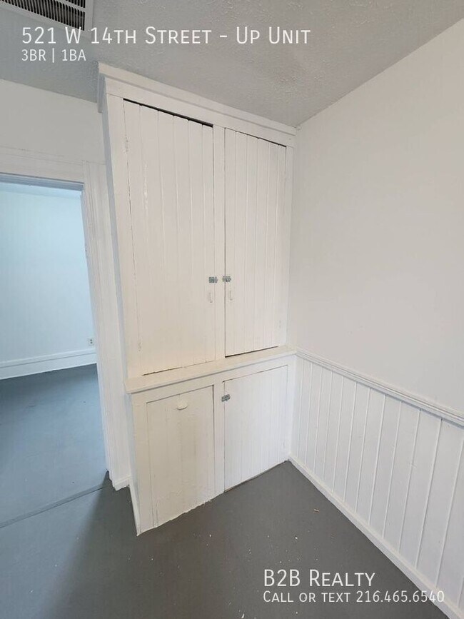 Building Photo - 521 W 14th St