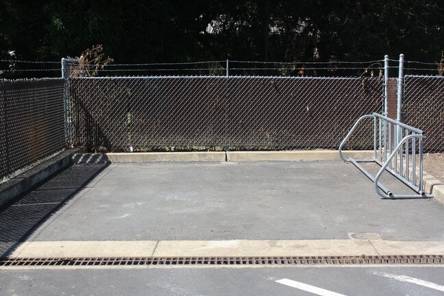 Building Photo - Ford Street Apartments