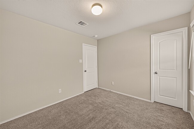 Building Photo - 21422 Chester Cliff Ln