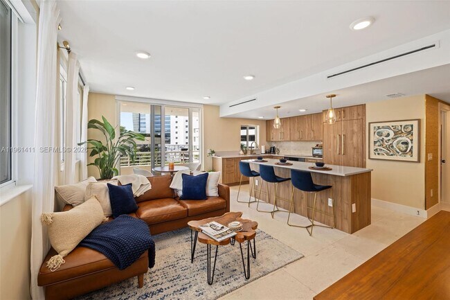 Building Photo - 1402 Brickell Bay Dr