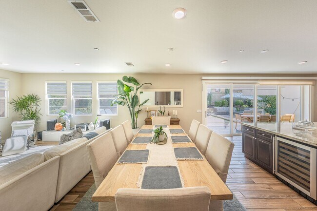 Building Photo - Stunning 5BR/5BA Luxury Rental in Irvine’s Great Park