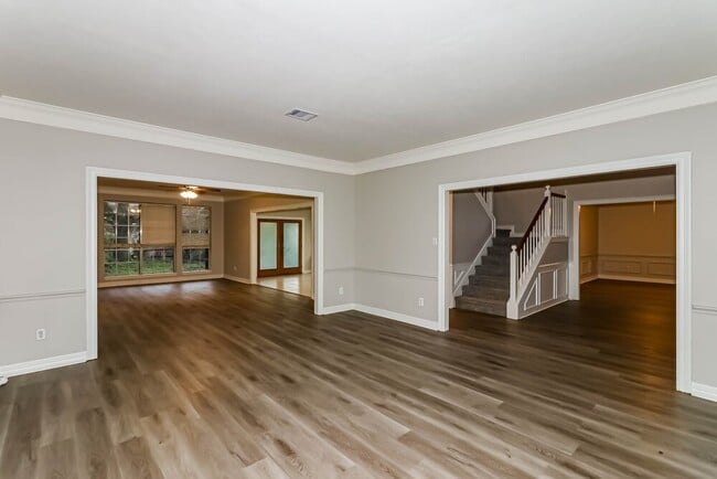 Building Photo - 2657 Concord Dr