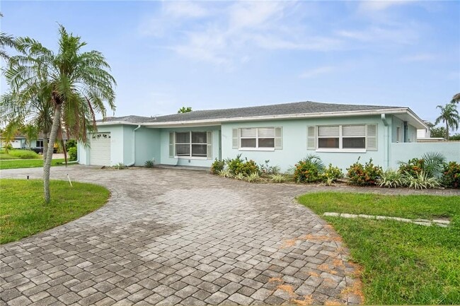 Primary Photo - 10237 Tarpon Dr