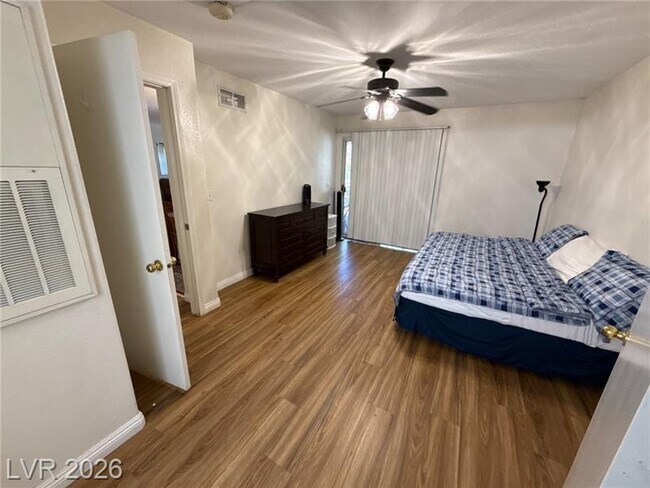 Building Photo - 4555 E Sahara Ave