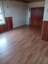 Building Photo - 430 S Holladay Dr