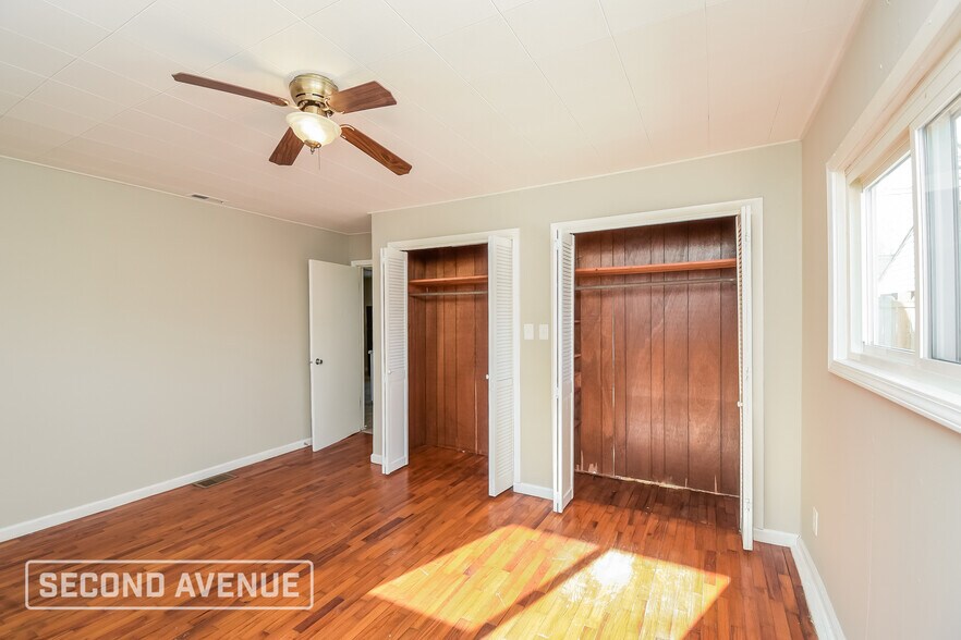 Building Photo - 3645 N Sadlier Dr