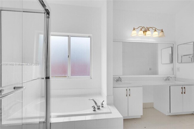 Building Photo - 5334 NW 111th Ct