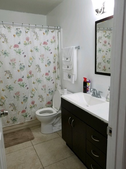 Building Photo - 8643 Mallard Reserve Dr