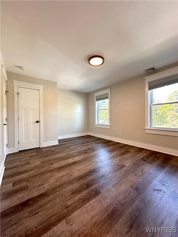 Building Photo - 387 Forest Ave