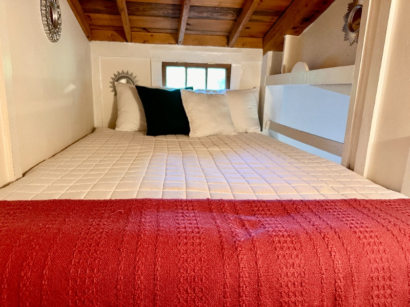 Building Photo - 224 E Deep Creek Rd