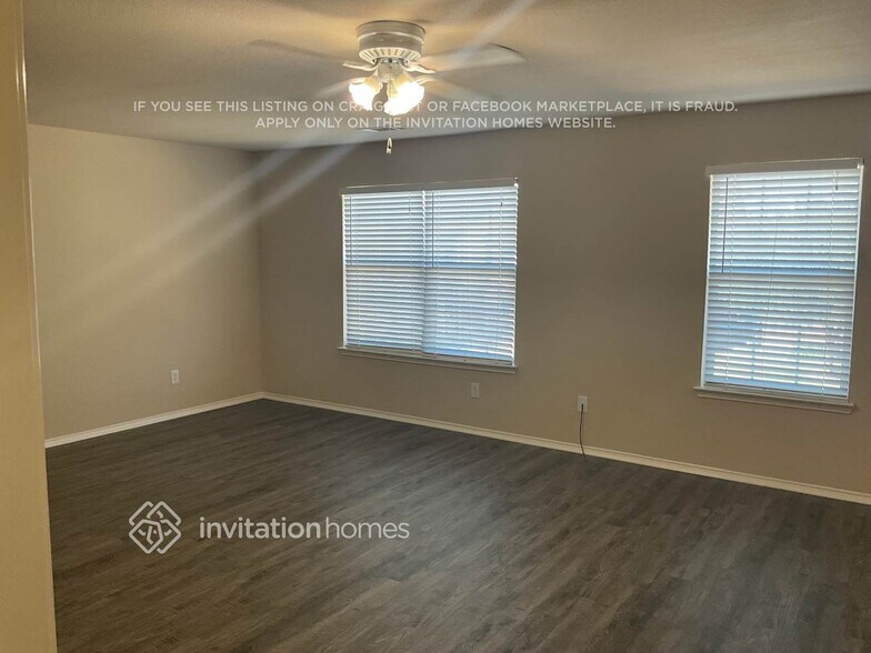 Building Photo - 5028 Raymond Dr