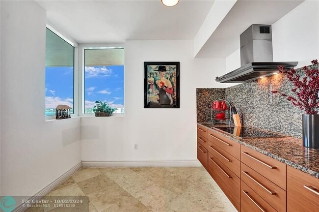 Building Photo - 101 S Fort Lauderdale Beach Blvd