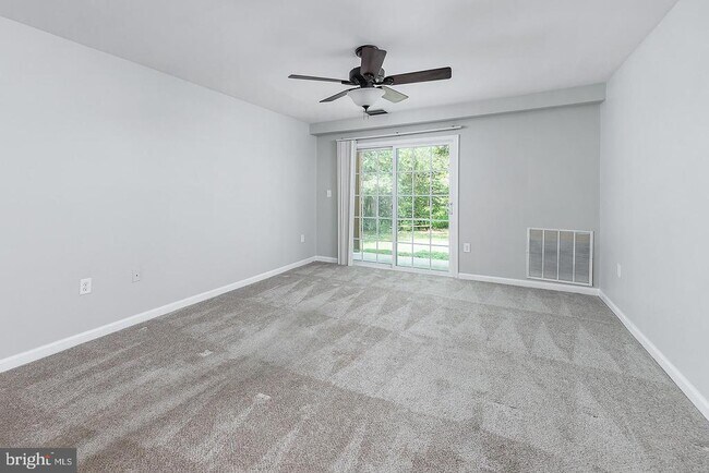 Building Photo - 1122 Tristram Cir
