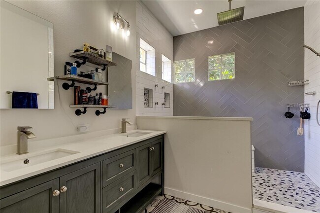 Building Photo - 14141 Citrus Crest Cir