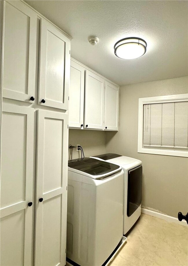 Building Photo - 619 N Guadalupe Ave