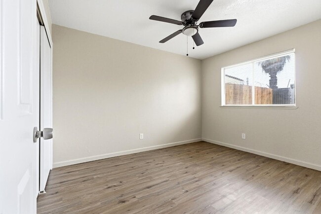 Building Photo - 616 S Irwin St