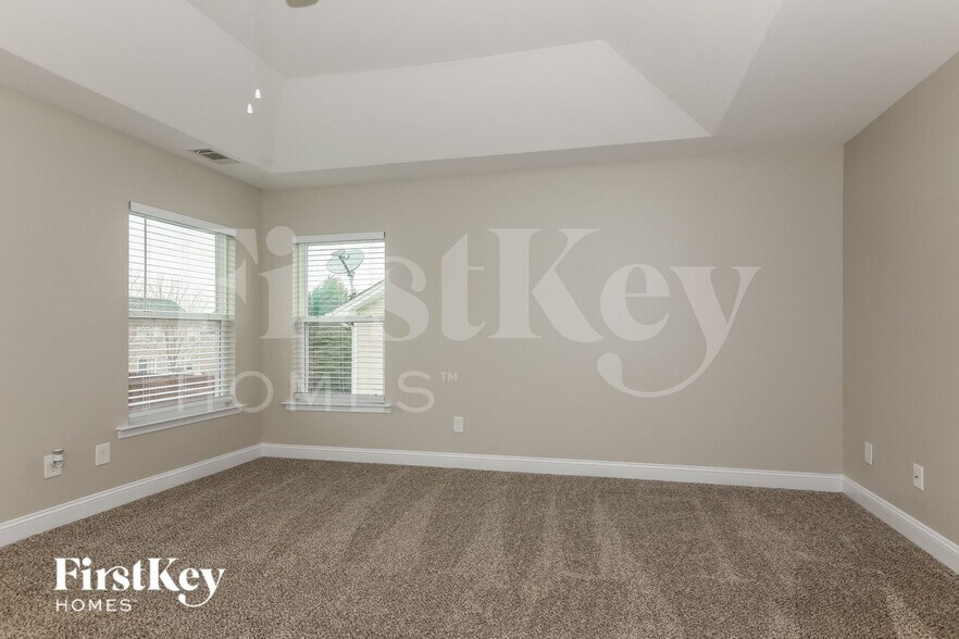 Building Photo - 12635 Cumberland Cove Dr