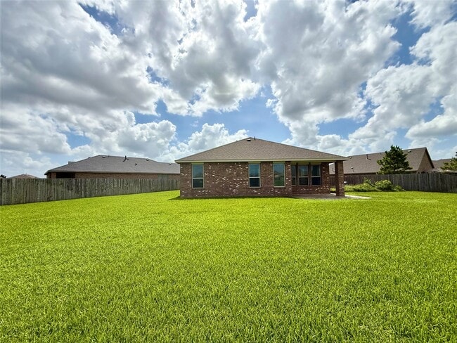 Building Photo - 23603 Legano Dr