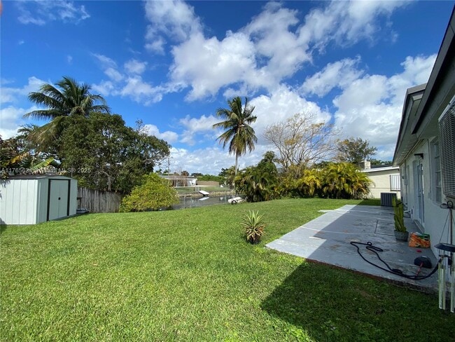 Primary Photo - 11121 SW 46th St