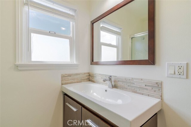 Building Photo - 1466 Stanley Ave