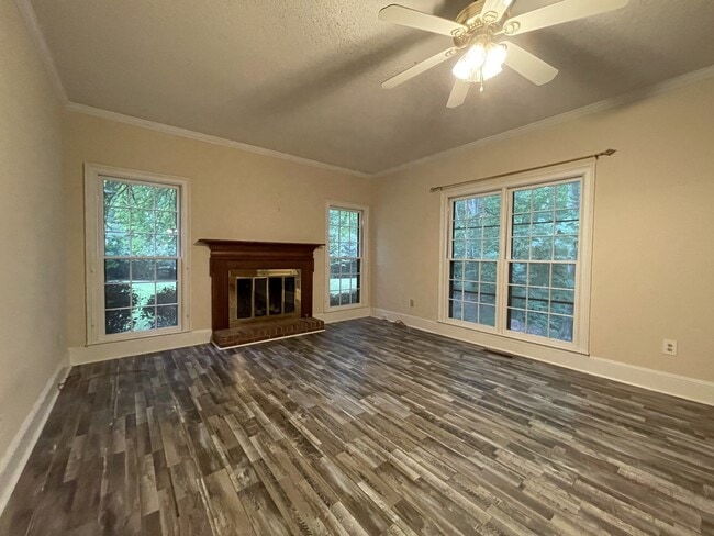 Building Photo - 163 Bent Tree Dr