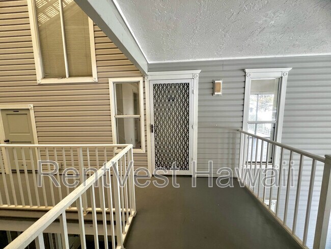 Building Photo - 95-270-270 Waikalani Dr