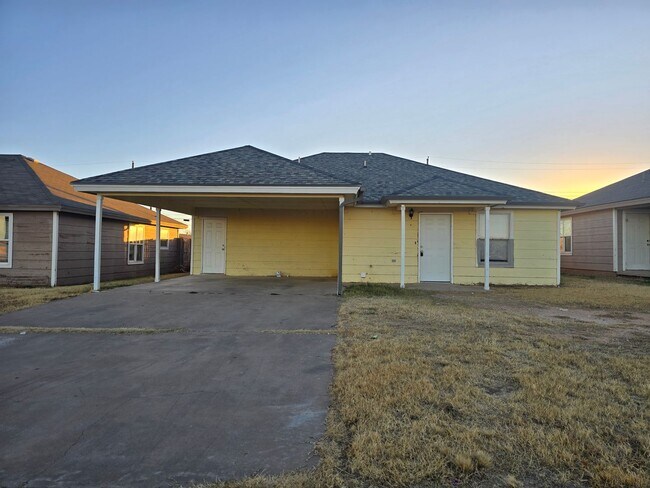 Building Photo - Updated and available now!