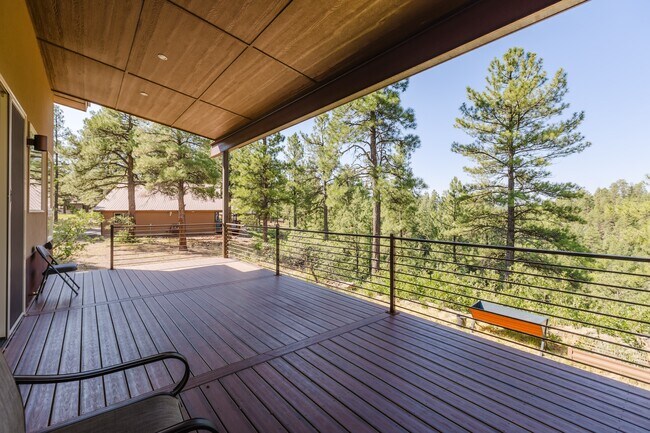 Building Photo - 642 Twincreek Cir