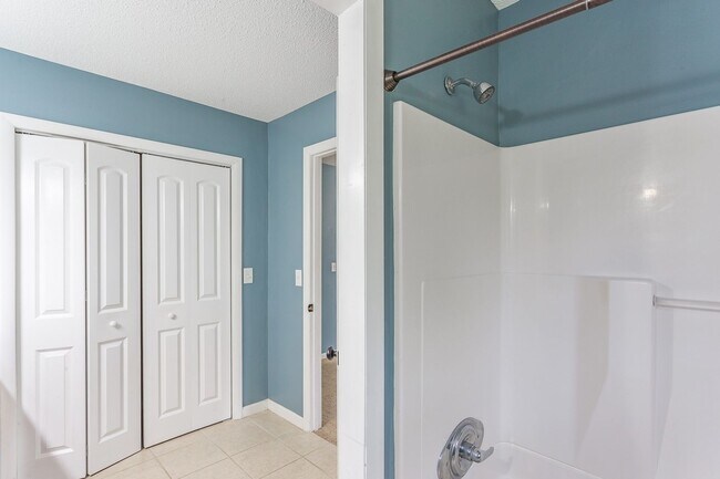 Building Photo - 4 Bedroom Rental in East Brainerd!