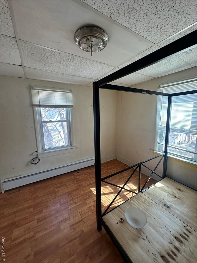 Building Photo - 2 Green St