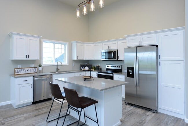 Building Photo - 213 Divide Dr